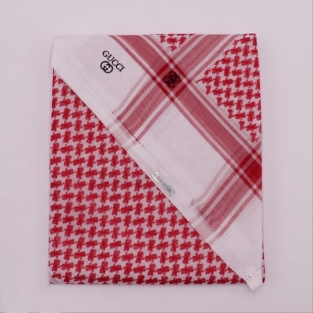 شماغ قوتشي الكلاسيك 2022 اصدار خاص  إنجليزي