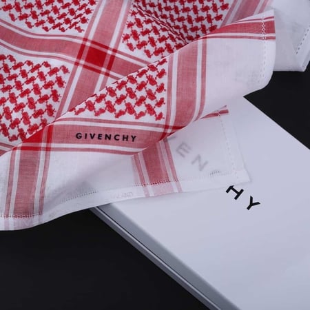 شماغ جيفنشي كلاسيك آخر إصدار