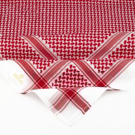 شماغ قوتشي قولد 2023