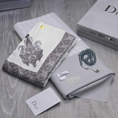 طقم قماش وشال فاخر مع سبحه راقية