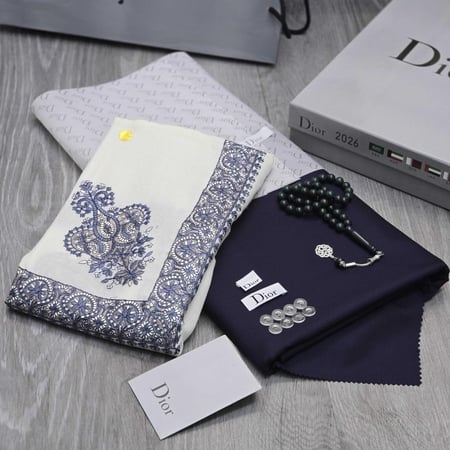 طقم قماش وشال فاخر مع سبحه راقية