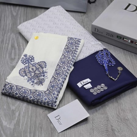 طقم قماش وشال فاخر مع سبحه راقية