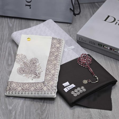 طقم قماش وشال فاخر مع سبحه راقية