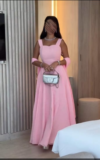 فستان  وردي ناعم
