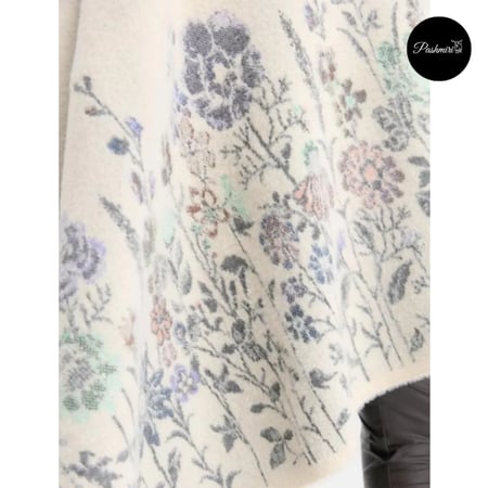 شال سكري فاتح جدًا فرو أرنب طبيعي مع صوف كشميري وتركي ورود لون فستقي فاتح مع مشمشي فاتح مع أزرق مع بني مع رمادي راقي جدًا/ حجم ملكي مقاس 2م×85سم natural rabbit fur scarf with Turkish and Kashmiri wool/royal size