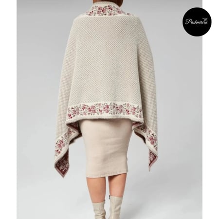 شال فرو أرنب معالج مع صوف كشميري وتركي أرضية سكري معينات صغيرة وزهور أخضر زيتي وعنابي غامق راقي جدًا/ حجم ملكي مقاس 2م× متر natural rabbit fur scarf with Turkish and Kashmiri wool/royal size