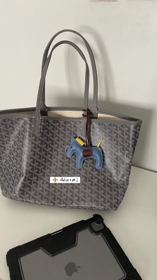 GRAY M