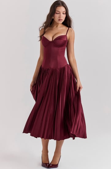 فستان بخصر نازل من هاوس اوف سي بي