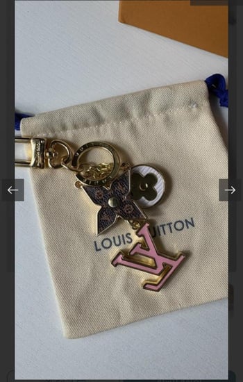 ميدالية لويس فيتون شامل كيس قماشي و بوكس