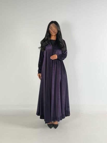 عبايه دبل كلوش بقماش مخمل ايطالي بكم ماسك لون موف