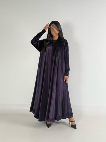 عبايه دبل كلوش بقماش مخمل ايطالي بكم ماسك لون موف