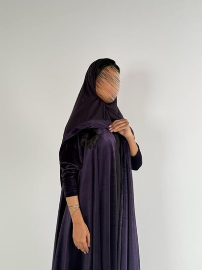 عبايه دبل كلوش بقماش مخمل ايطالي بكم ماسك لون موف