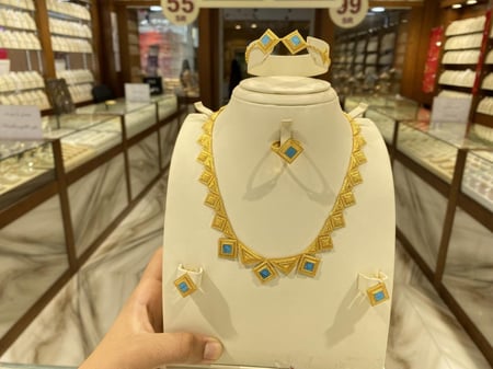 طقم ذهب عيار 21 وزن 29.86