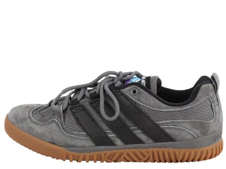 حذاء اديداس سامباء