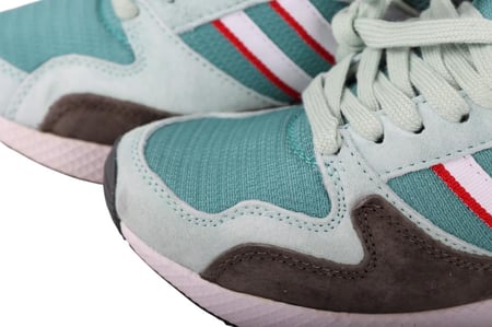 حذاء أديداس ريتروباي