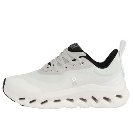 حذاء اون راننق X لويفي