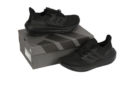 حذاء اديداس ألترا بوست