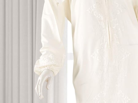 طقم شرشف صلاة مطرز مع سجادة - سكري