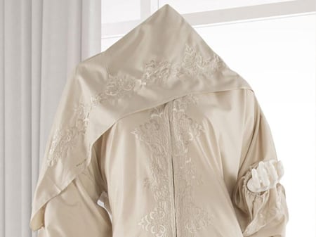 طقم شرشف صلاة مطرز مع سجادة - بيج