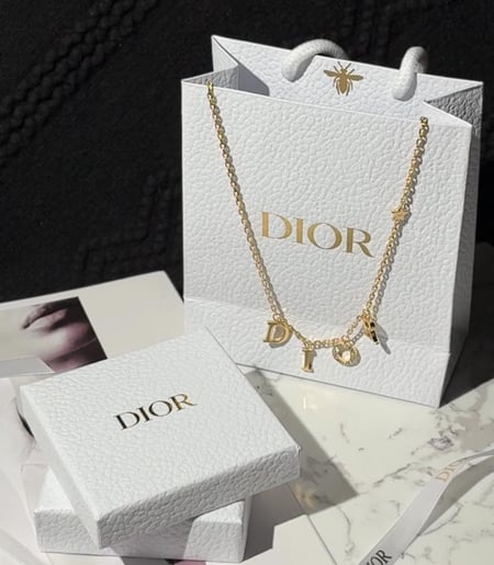 سلسال ديور ذهبي مع ملحقات