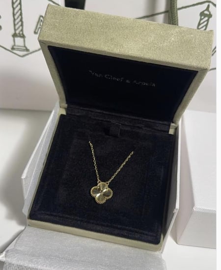 سلسال فان كليف ذهبي