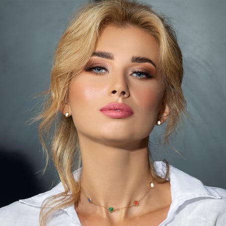 شوكر 5 مضلعات صغيره 5 احجار مختلفه( إطار عريض )