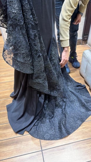 فستان تصميم R BOUTIQUE طلب مسبق لون اوفوايت