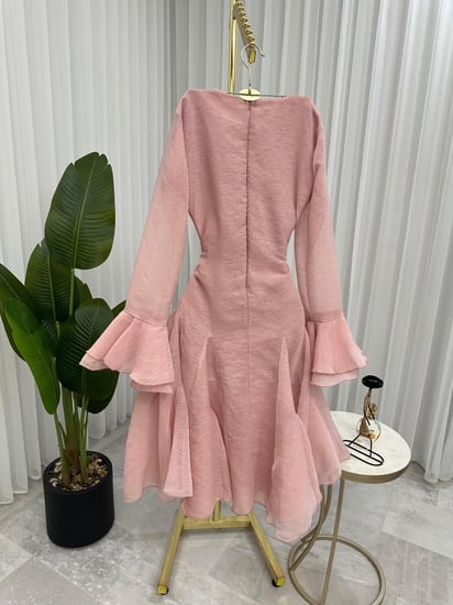 فستان تنفيذ R BOUTIQUE