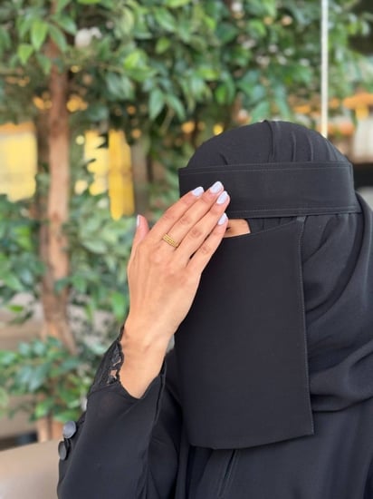 نقاب وسط مطاط عادي بدون لوقو