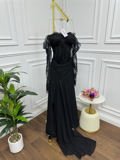 فستان اسود فخم
