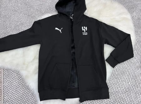 بلوفر الهلال الاكثر طلباً