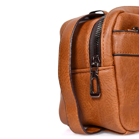 شنطة يد جلد بمقبض معصم مع فتحة داخلية للنقود والبطاقات و الاكسسورات بني فاتح