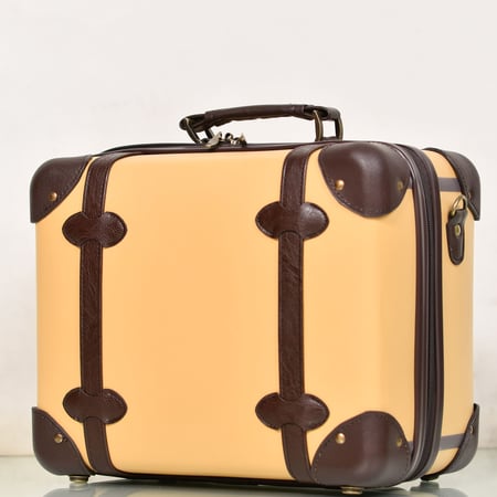 طقم شنط سفر كلاسيك جلد بلكامل مورانو اربع قطع ذهبي