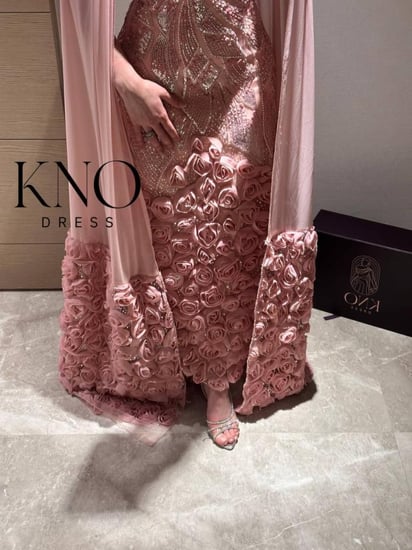 فستان سهره رودي ورود فاخرة مع شك وجورجيت مزين بالورود