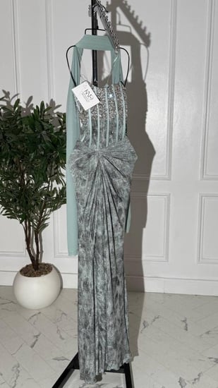 فستان تيفاني لماع طويل