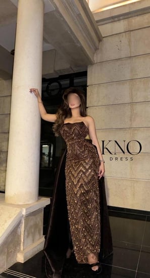 فستان سهرة ميكادو بني فاخر مع شك مموج – تصميم ملكي