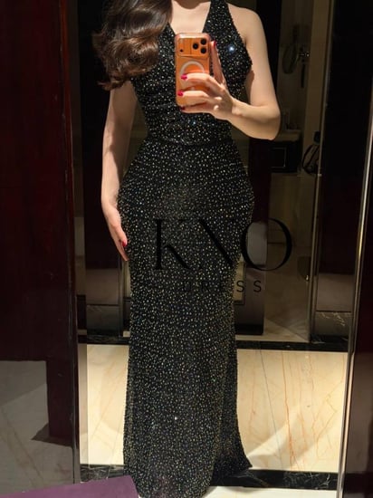 فستان خرز فاخر مبطن بتفته لإطلالة ثابتة ولامعة