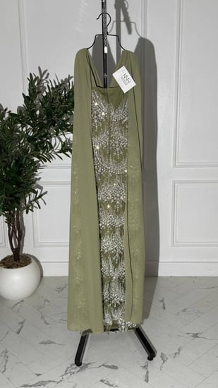 فستان جورجيت أخضر مطرز