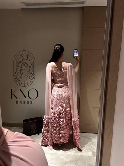 فستان سهره رودي ورود فاخرة مع شك وجورجيت مزين بالورود