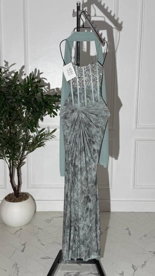 فستان تيفاني لماع طويل بخامة استرتش