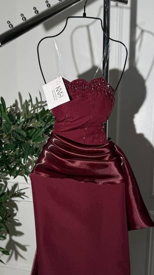 فستان باربي مع جازار لمعة وتطريز يدوي مباشر