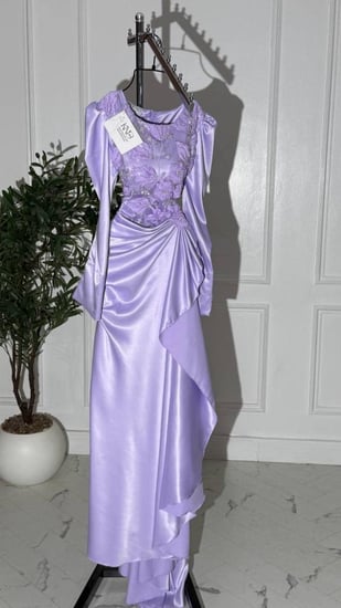 فستان بنفسجي تفته فاخر بورود وذيل