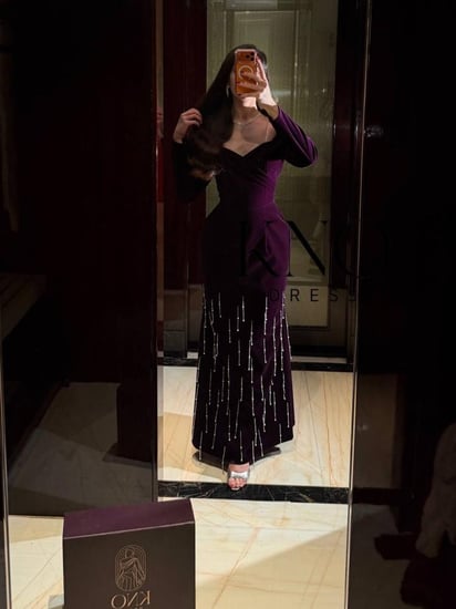 فستان جوخ فاخر مع تطريز يدوي مباشر يضيف له لمسة فخامة دافئة