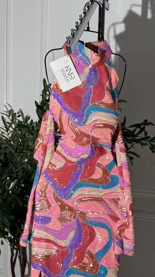 فستان سهرة ترتر فاخر بتطريز مموج لامع