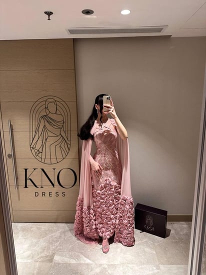 فستان سهره رودي ورود فاخرة مع شك وجورجيت مزين بالورود