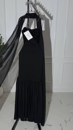 فستان سهره خفيف اسود شيفون شال مع لول و ترتر