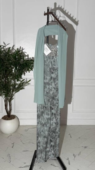 فستان تيفاني لماع طويل بخامة استرتش