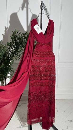 فستان جورجيت أحمر مزين بشك أنيق ولمسة راقية