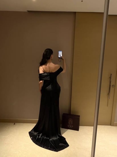 فستان تفته اسود فاخرة مع خرز ممتلئ