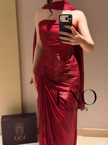 فستان كرنكل عودي فاخر بفنشنق عالي وإطلالة أنيقة وجذابة